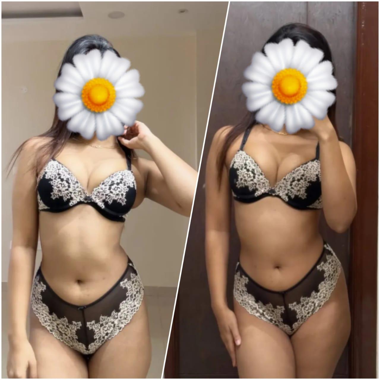 Image of පොටෝ එකේ ඉන්න පොඩි නංගි බබාගෙන් ඇග හිරිවැටිලා යන්න සැපක් ගන්න ආසයිද ළමයි.. 🫣  ඔයාවත් අවුස්සලා.. මාවත් අවුස්සන ගමන් ගමු පැටියෝ සුපිරි සැපක් 😋