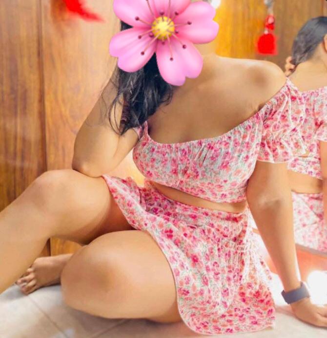 Image of Girl meet in kandy