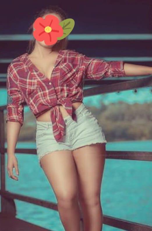 Image of 🌙✨️මීගමුවෙ වෙරලට✨️ 🍺ඇවිත් සෙට් වෙන යාමෙට 🌹 මාව අමතනවද, ✨️🌙 ✨️ හිත නිවන හොද කෑල්ලක් මම.. මම  SANDU මීගමුව BEECH ROAD 🏖️️ROOM ,එකට එන්න 🏖️️ ☎ CALL AKAK දෙන්න ☎