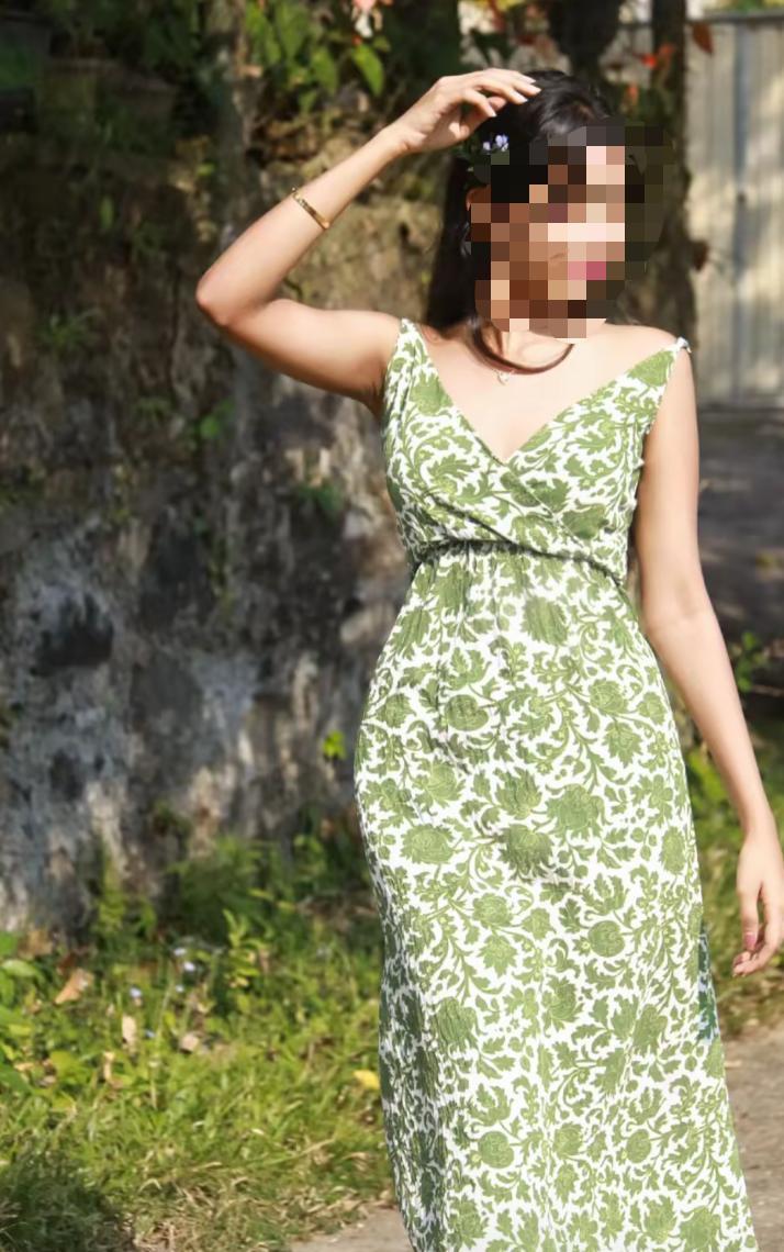 Image of SLIM GIRL 22 YEARS OLD