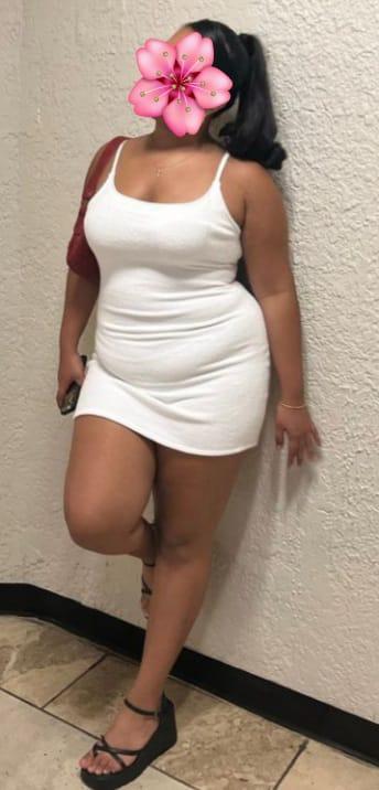 Image of 🥰 Available  with Room Full service RS = 6500/=  2  SOHT OK ✅ 💯 මගේ ඇත්තම පොටෝ එක දාල තියෙන්නේ💯 👉Today in  👉  Liyanagemulla/ / katunaya / Seeduwa