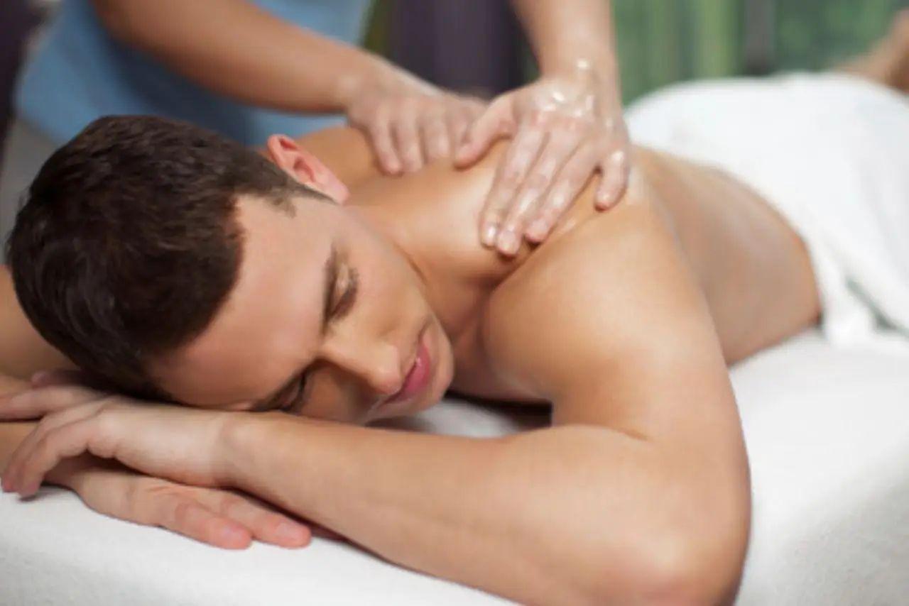 Image of 💐professional,   Sports  massage treatment ( male therapist )🤵‍♂️