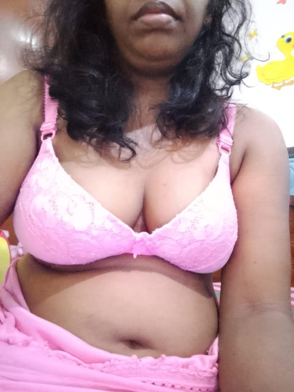 Image of ❤️‍🔥Genuine Hot Live Show With out face ❤️‍🔥vinu Loving and friendly girl 💚