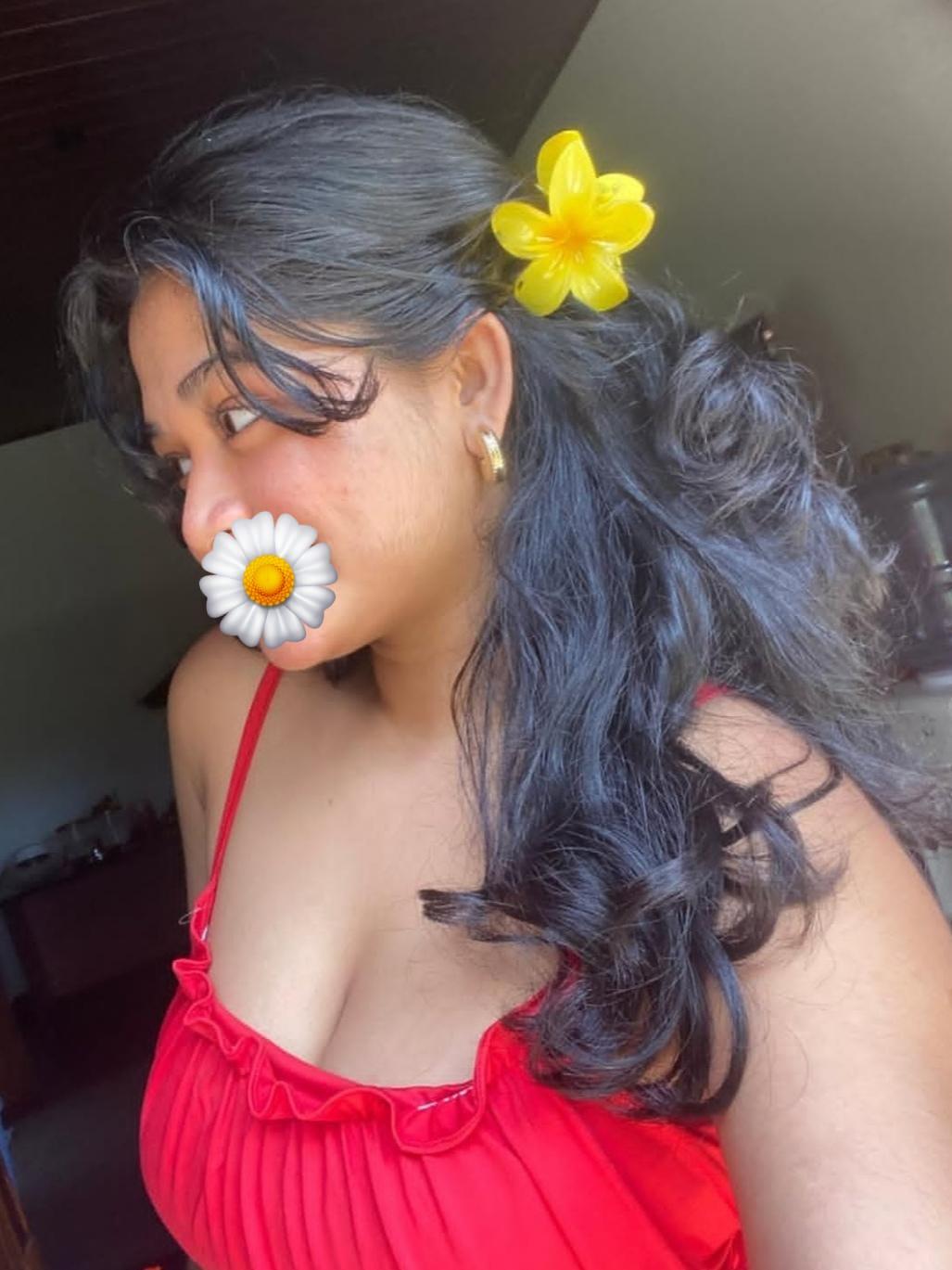 Image of Satisfying cam show