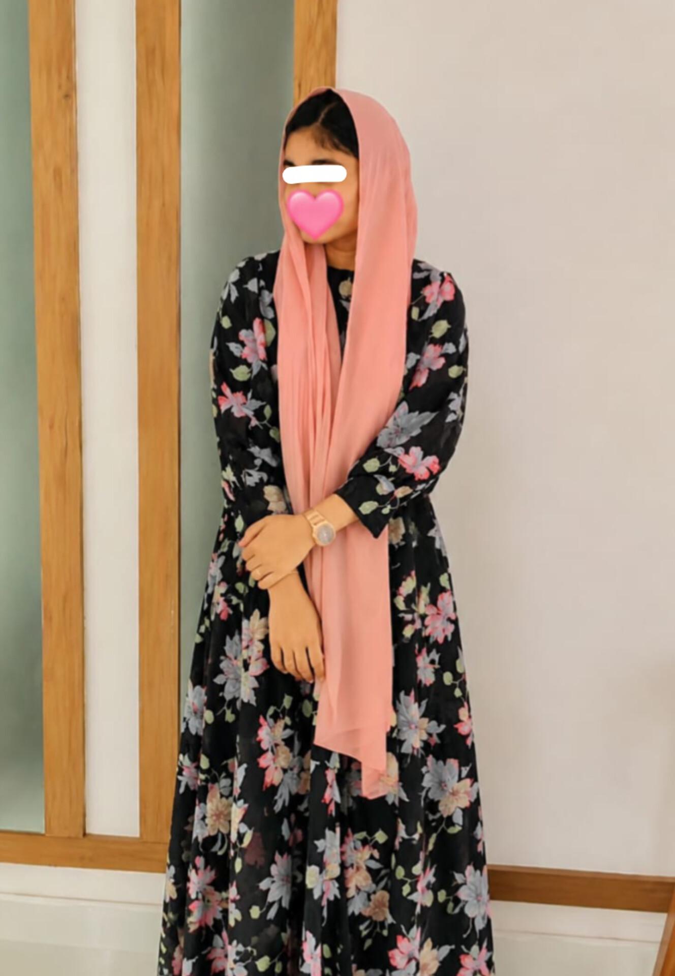 Image of Kollupitiya Full Service Rs.6500/= Muslim Girl 🙋‍♀️